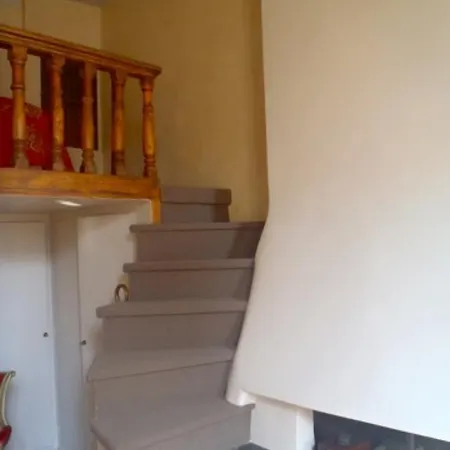 Apartment Living In - Saint Peres